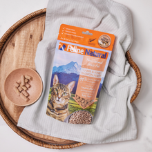 Load image into Gallery viewer, FELINE NATURAL Lamb &amp; King Salmon Feast Raw Freeze Dried for Cats - 100g/320g
