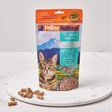 Load image into Gallery viewer, FELINE NATURAL Beef &amp; Hoki Feast Raw Freeze Dried for Cats - 100g/320g
