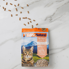 Load image into Gallery viewer, FELINE NATURAL Lamb &amp; King Salmon Feast Raw Freeze Dried for Cats - 100g/320g
